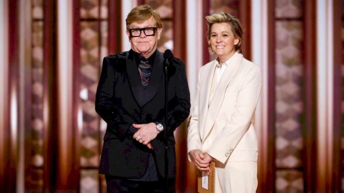 after-more-than-300-weeks,-elton-john-album-may-finally-hit-#1