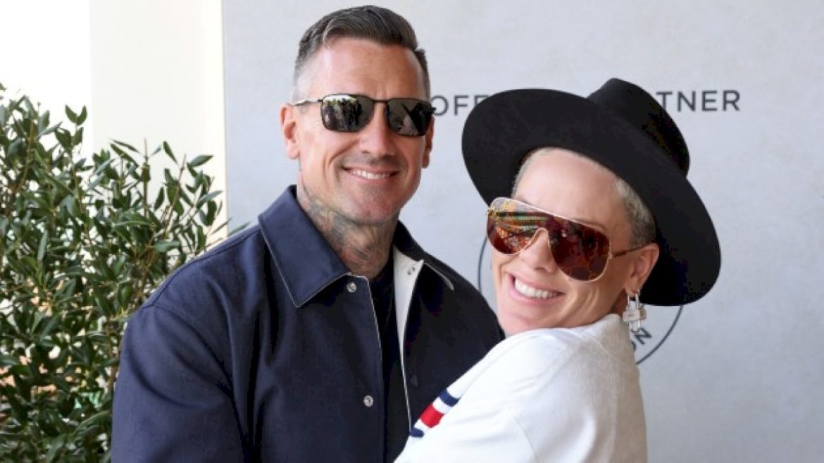 pink-marks-19th-anniversary-with-carey-hart:-‘my-one-constant’