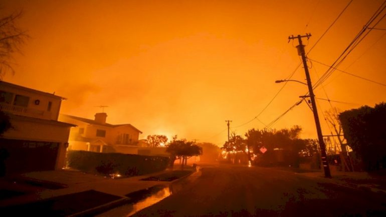 why-the-california-wildfires-were-nearly-impossible-to-contain