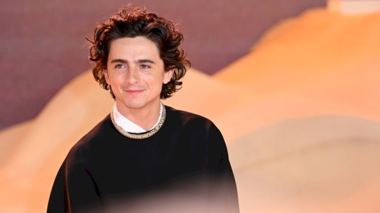 who-needs-dylan?-timothee-chalamet-to-be-host-and-musical-guest-on-‘saturday-night-live’