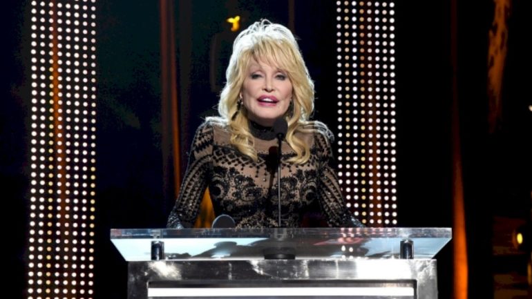 you-can-bid-on-an-outfit-dolly-parton-wore-for-musicares-charity-relief-auction