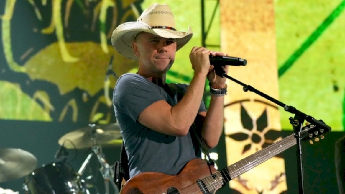 kenny-chesney-announces-12-date-live-at-sphere-residency