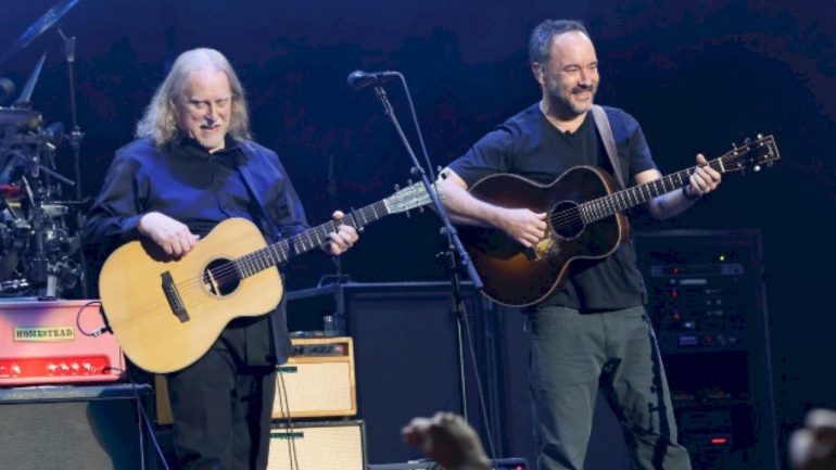 photographer-danny-clinch-raising-funds-for-hurricane-victims-with-dave-matthews,-warren-haynes-prints