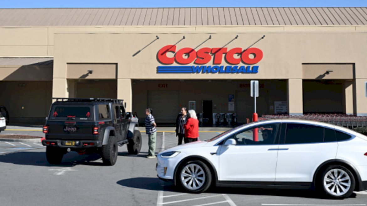 costco’s-‘greedy-executives’-have-hard-deadline-to-prevent-strike,-union-rep-says