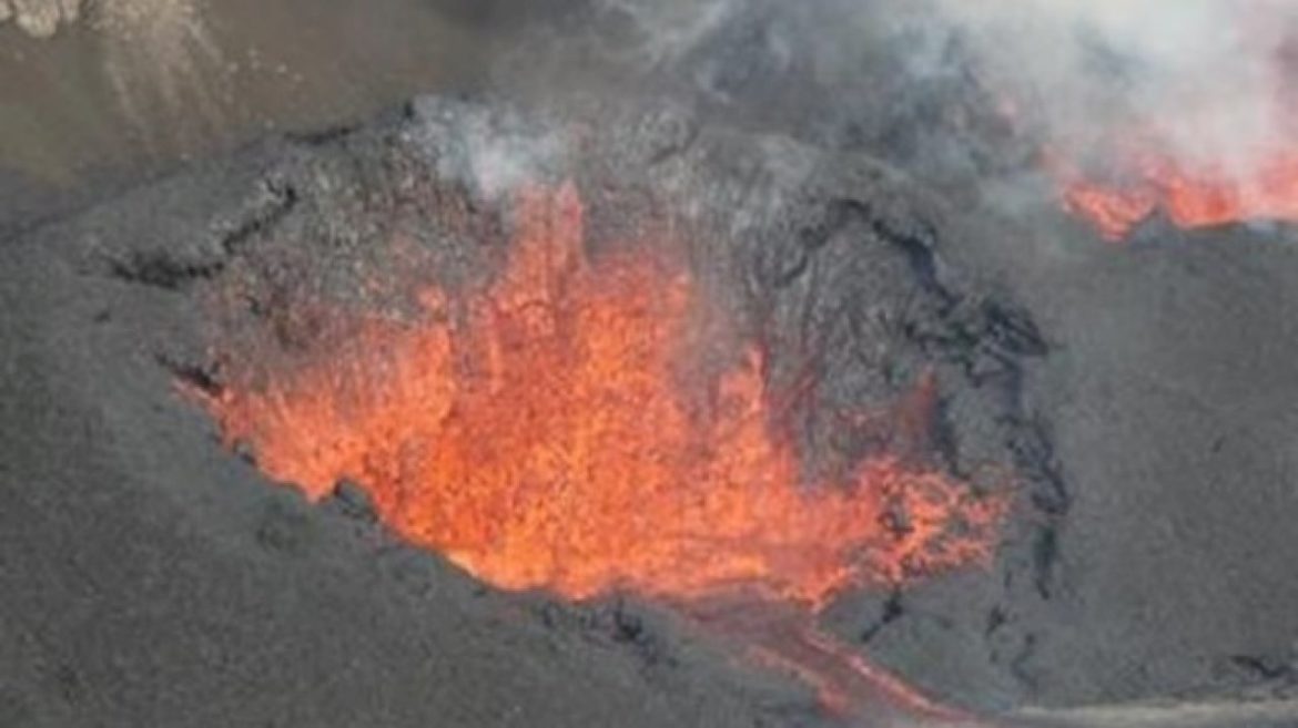 world’s-most-active-volcano-begins-5th-eruptive-episode