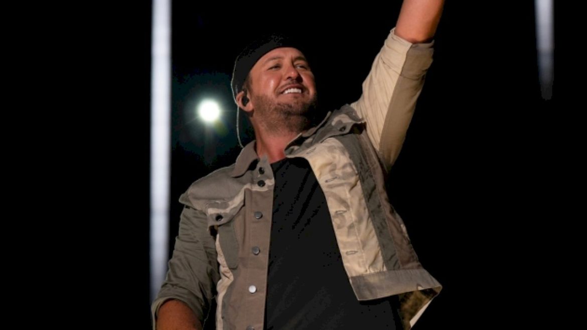 luke-bryan-wraps-10th-crash-my-playa:-‘was-a-blast’