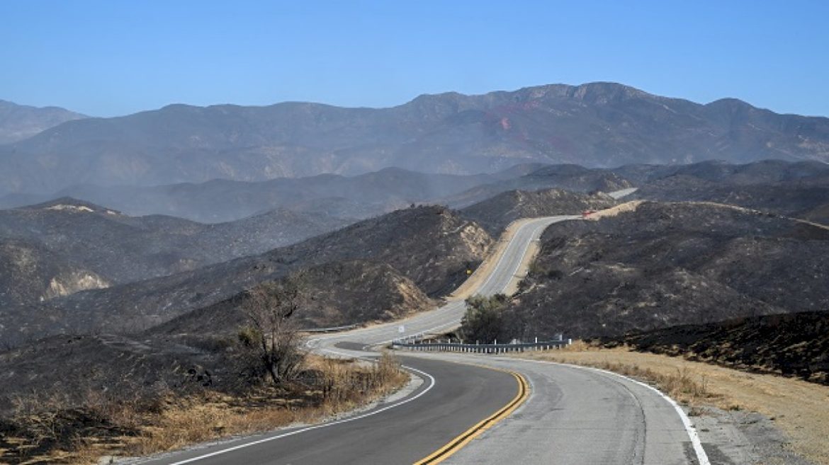 snow-shuts-down-major-california-freeway-just-days-after-an-la-county-fire-closed-it