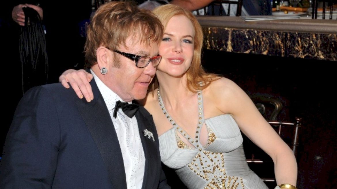 nicole-kidman-owns-the-handwritten-lyrics-to-elton-john’s-‘your-song’