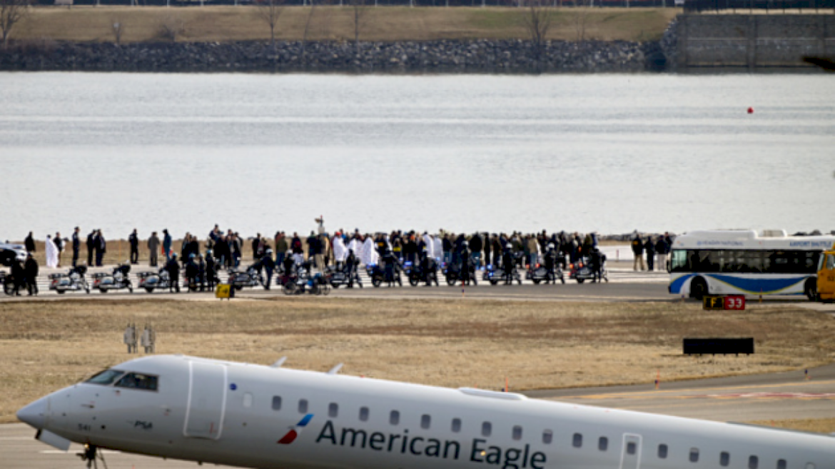 grieving-family-members-visit-site-of-dc-plane-crash