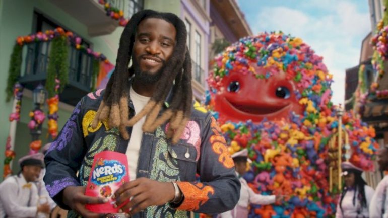 watch-shaboozey-sing-‘what-a-wonderful-world’-in-new-super-bowl-ad