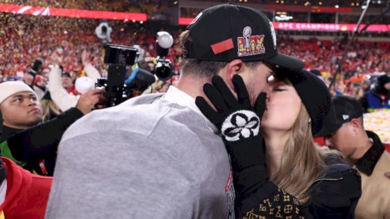 jason-kelce-confirms-taylor-swift-is-attending-the-super-bowl