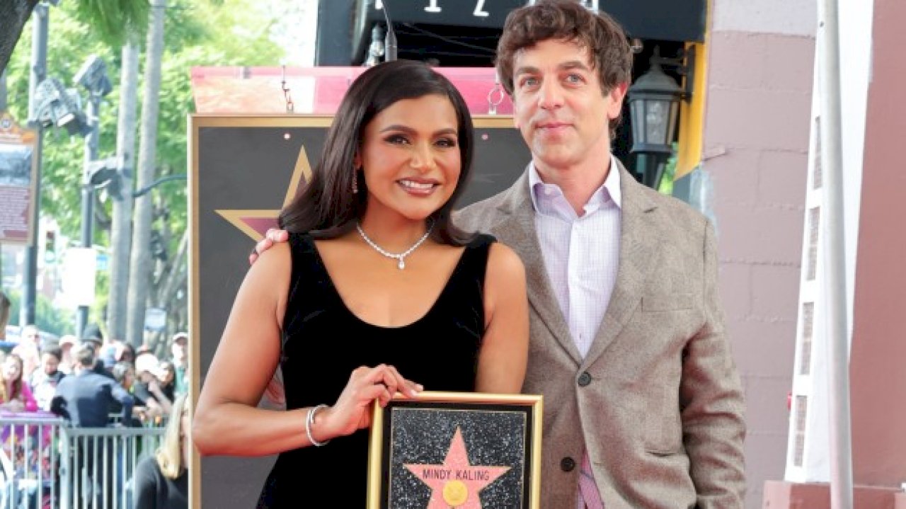 mindy-kaling-and-bj-novak-share-praise-at-her-hollywood-walk-of-fame-star-ceremony