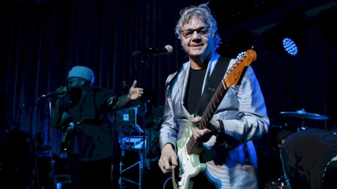 steve-miller-joins-playing-for-change-on-cover-of-‘fly-like-an-eagle’