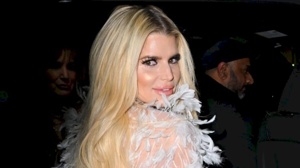 ‘it’s-go-time’:-jessica-simpson’s-back-with-new-song-‘use-my-heart-against-me’