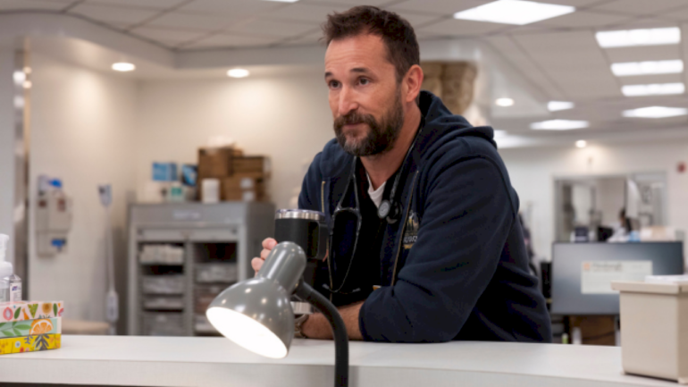 noah-wyle-wants-‘the-pitt’-to-be-‘the-most-accurate-medical-show-that’s-ever-been-on-tv’