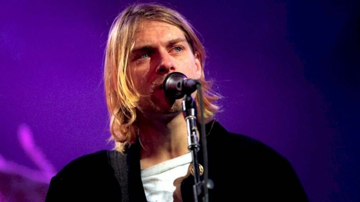 heart-shaped-locks:-kurt-cobain’s-hair-going-back-on-auction