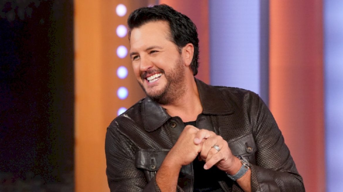 luke-bryan-clocks-in-for-the-first-of-2-‘gma’-appearances