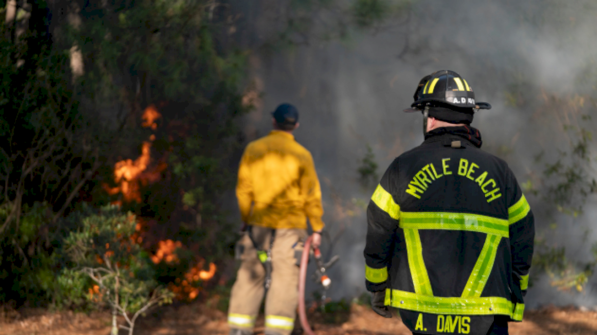 firefighters-gaining-upper-hand-after-more-than-175-fires-erupt-in-the-carolinas