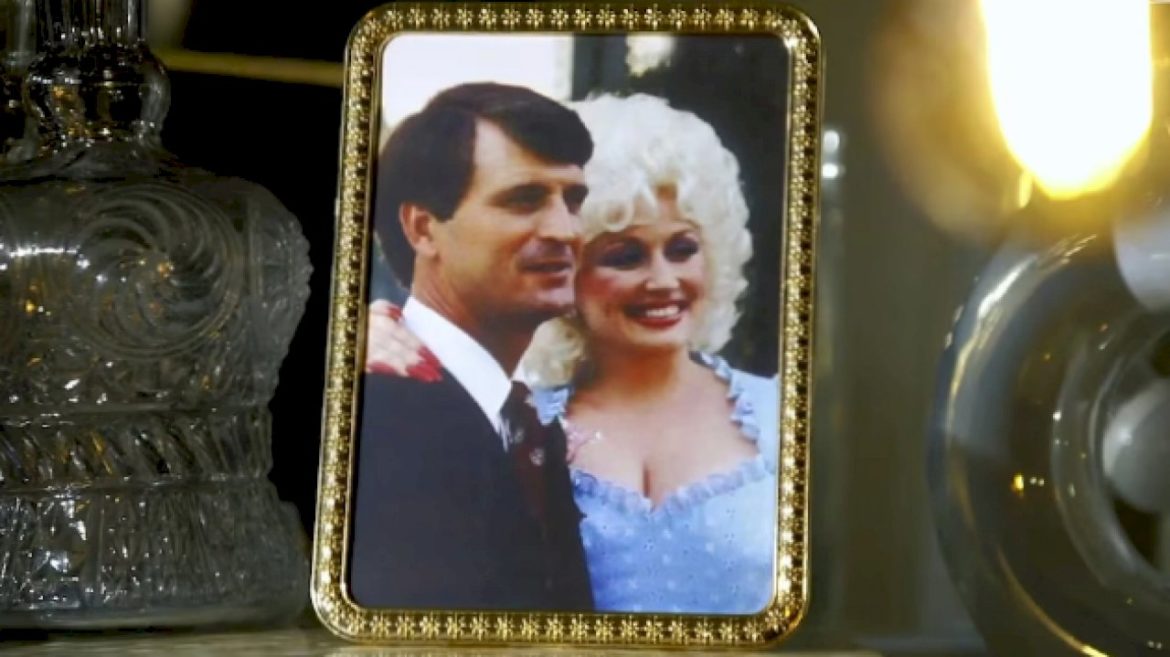 dolly-parton’s-husband-carl-dean-dies-at-82