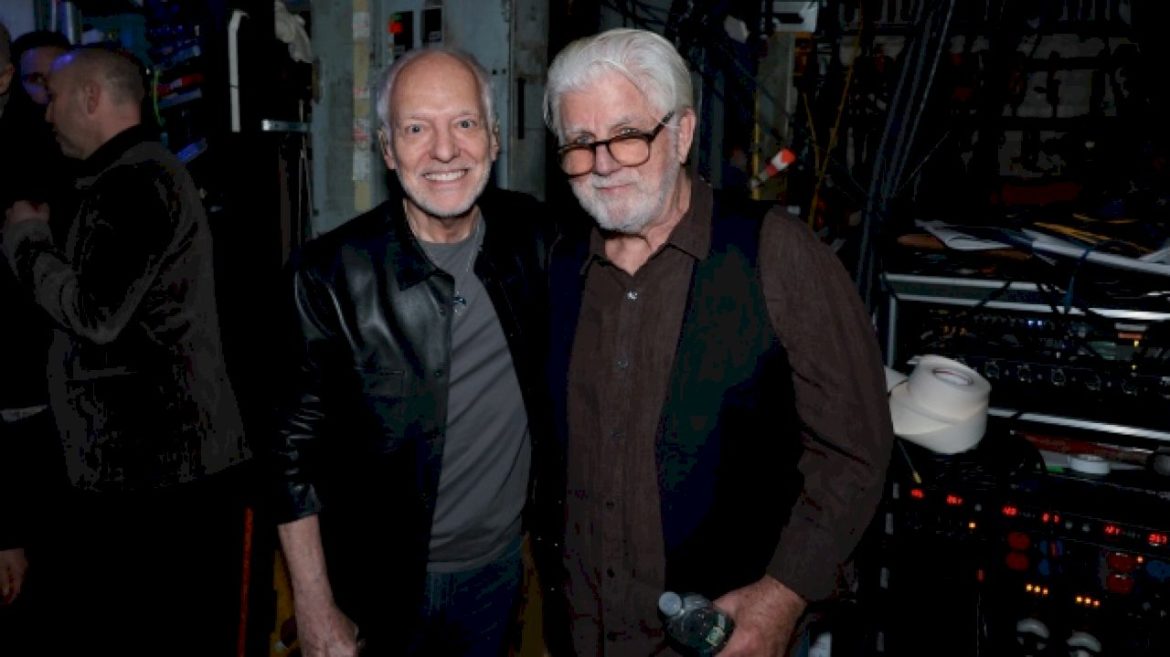 peter-frampton,-michael-mcdonald-&-more-rock-at-9th-annual-love-rocks-nyc-concert