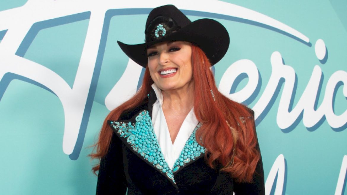 with-new-music-on-the-horizon,-wynonna’s-celebrating-her-greatest-hits