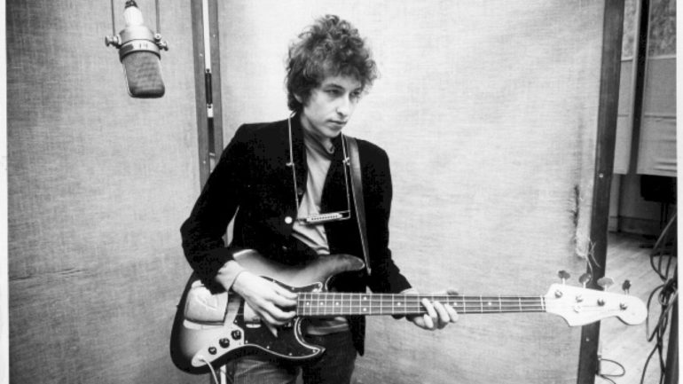 early-bob-dylan-recording-sells-for-almost-$40k-at-auction