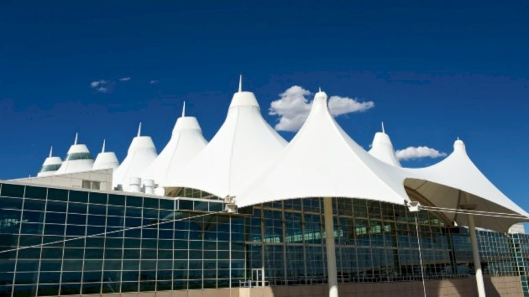 american-airlines-flight-catches-fire-at-denver-airport