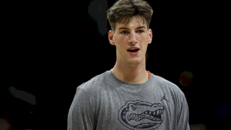 florida’s-7-foot-9-inch-player-olivier-rioux-doesn’t-need-ladder-to-cut-net-after-sec-win