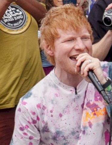 ed-sheeran-officially-releasing-new-single-‘azizam’-on-april-4