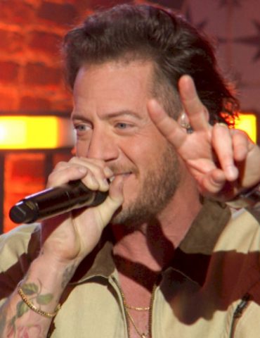 tyler-hubbard’s-excited-to-throw-a-party-in-a-field-with-luke-bryan