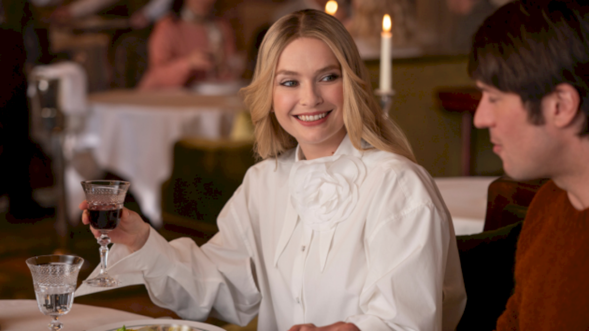 ‘emily-in-paris’-star-camille-razat-on-leaving-the-show:-‘thank-you-for-the-beautiful-ride’