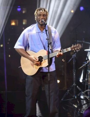 myles-smith-has-his-‘mind-blown’-at-the-‘time100’-gala,-releases-most-‘vulnerable’-song-yet