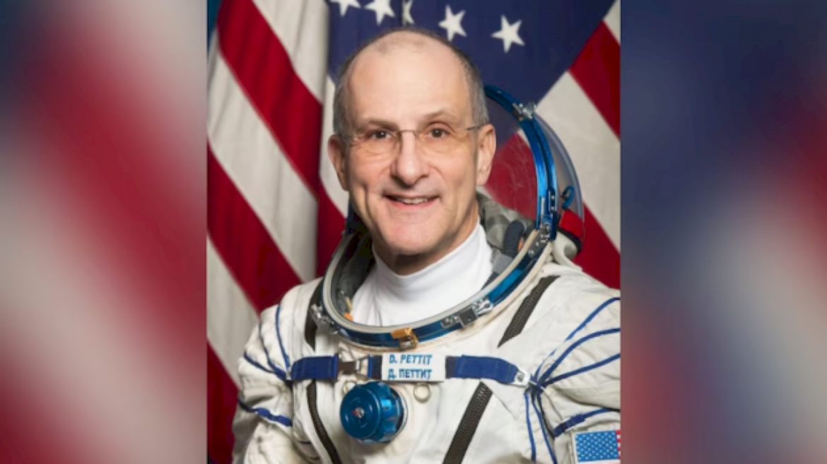 ‘i-feel-like-a-little-kid’:-nasa-astronaut,-70,-reflects-on-his-220-day-mission