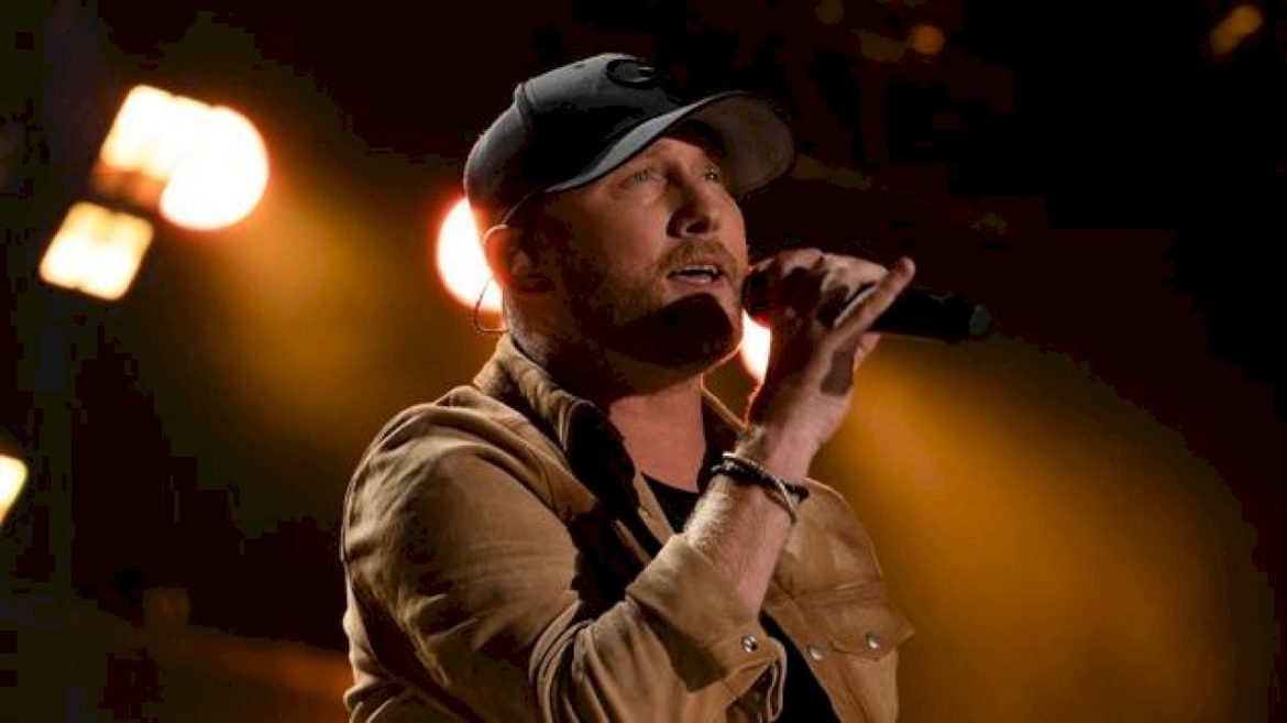 cole-swindell-hits-#1-with-his-wedding-song,-‘forever-to-me’