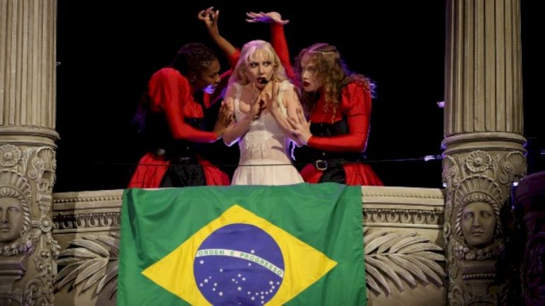 lady-gaga-sets-record-in-brazil,-playing-for-2.5-million-on-copacabana-beach