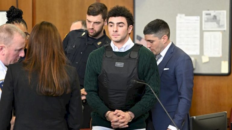 luigi-mangione’s-online-defense-fund-surpasses-$1-million