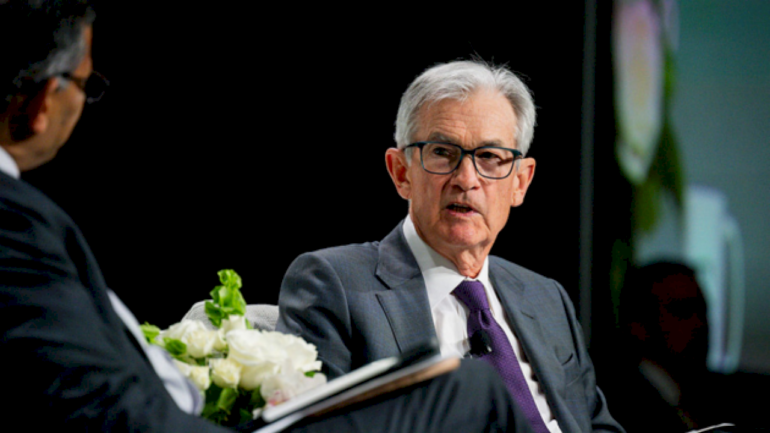 fed-holds-interest-rates-steady,-defying-pressure-from-trump