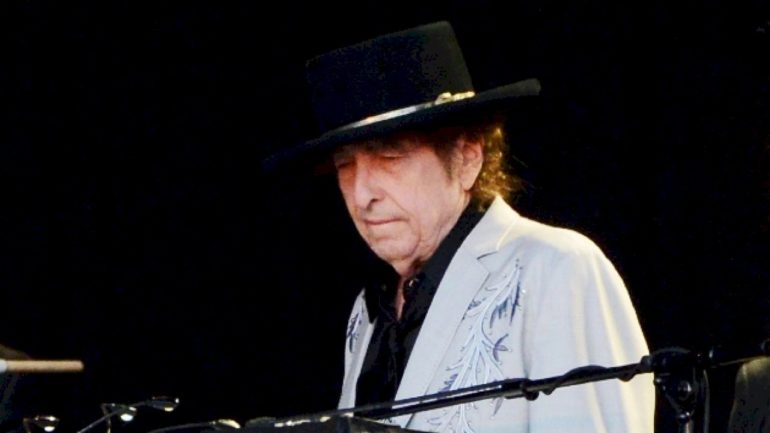 free-exhibit-of-bob-dylan’s-art-opening-in-london