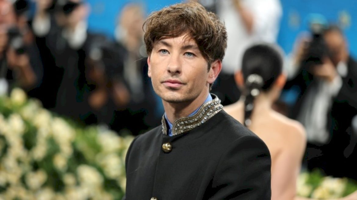 barry-keoghan-shares-his-experience-meeting-ringo-starr:-‘i-couldn’t-look-at-him’