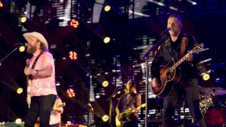 no-rehearsal?-no-problem:-brothers-osborne’s-prepping-a-keith-urban-tribute,-sort-of