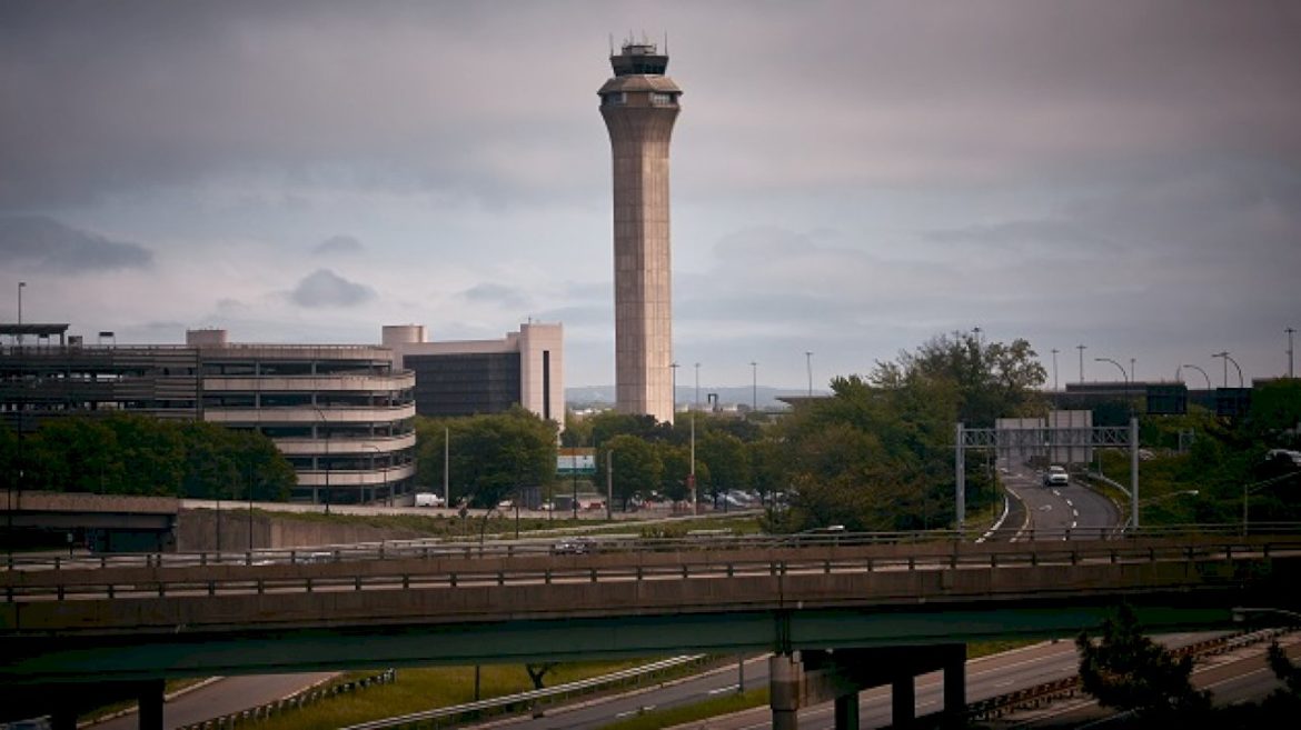 plans-for-new-air-traffic-control-system-unveiled-by-transportation-secretary