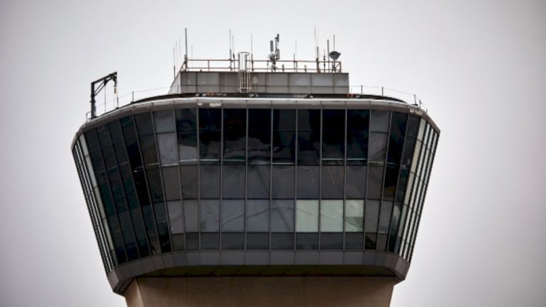 radar-screens-at-newark-airport-went-black-again-overnight