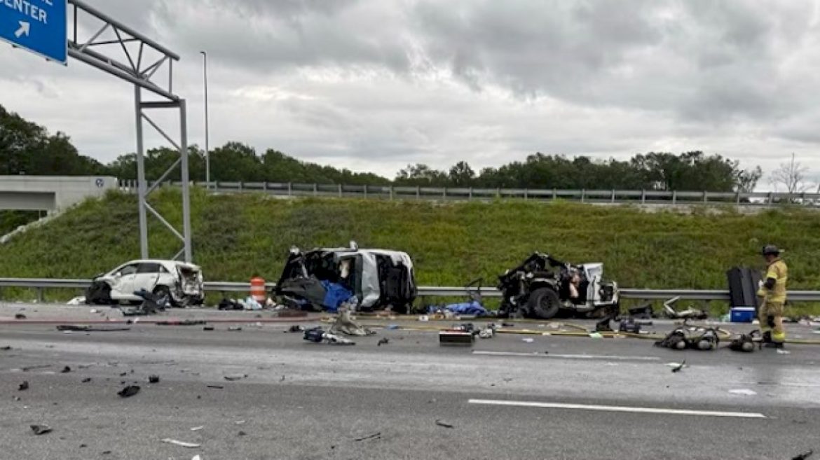 deadly-multi-vehicle-crash-on-i-75-near-tennessee-georgia-border:-officials