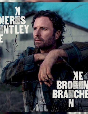 dierks-bentley-is-‘standing-in-the-sun’-for-the-latest-piece-of-‘broken-branches’