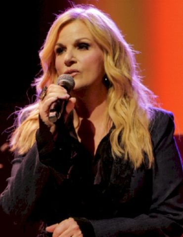 trisha-yearwood-plans-a-hall-of-fame-evening-celebrating-linda-ronstadt