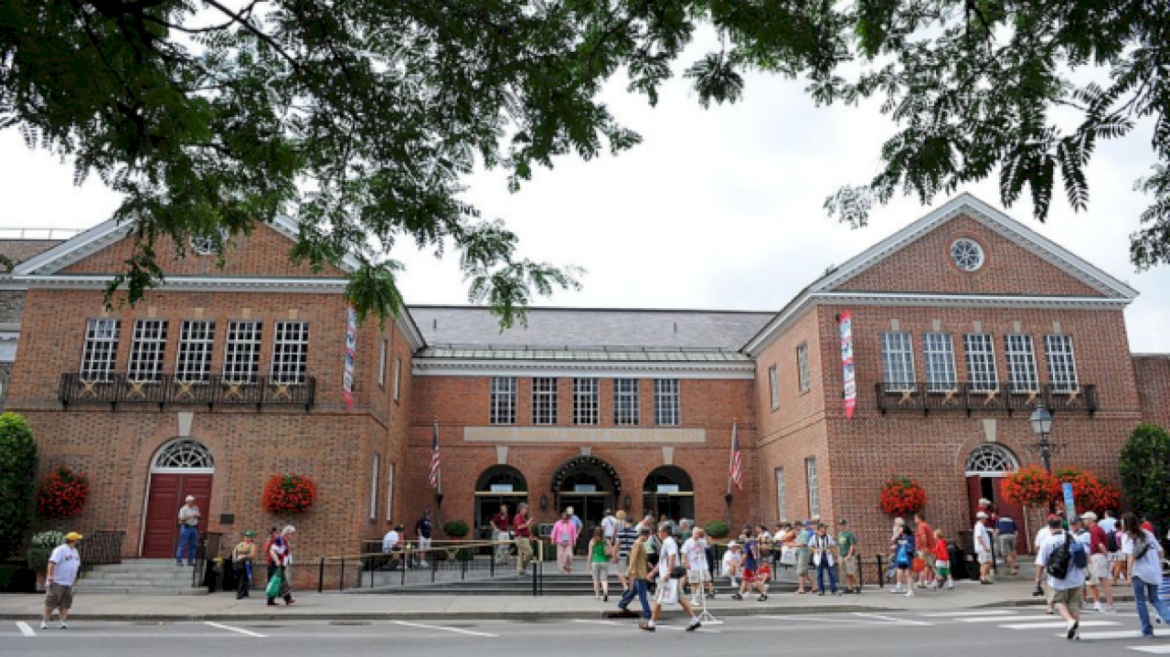 pete-rose-among-players-removed-from-mlb’s-banned-list,-eligible-for-hall-of-fame