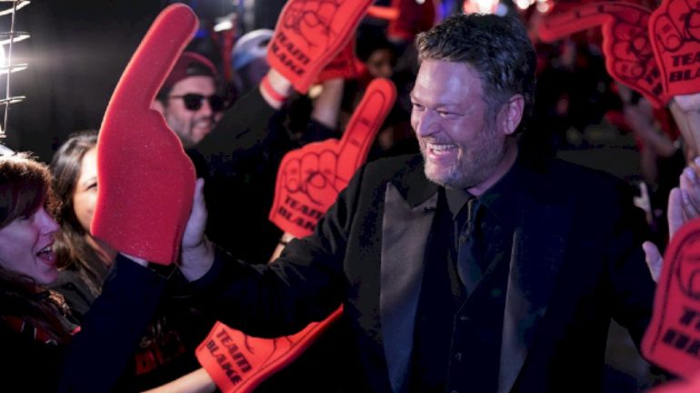 blake’s-back-on-‘the-voice’-as-kelsea-ballerini-wraps-her-first-season