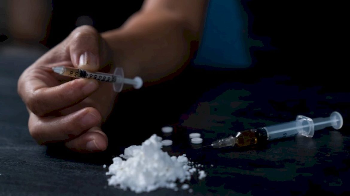 us-drug-overdose-deaths-fell-by-nearly-27%-last-year,-reaching-lowest-levels-since-2019:-cdc