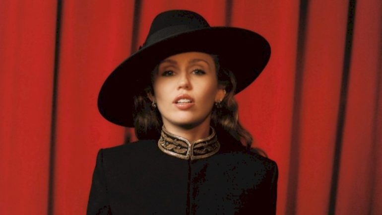 miley-cyrus-says-‘flowers’-success-gave-her-the-‘validation’-she-needed-to-make-‘something-beautiful’
