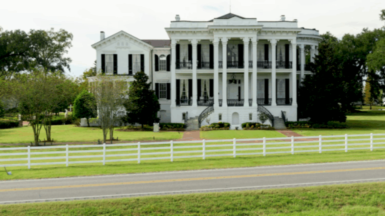 ‘no-more-nottoway’:-historic-louisiana-plantation-house-destroyed-in-massive-fire